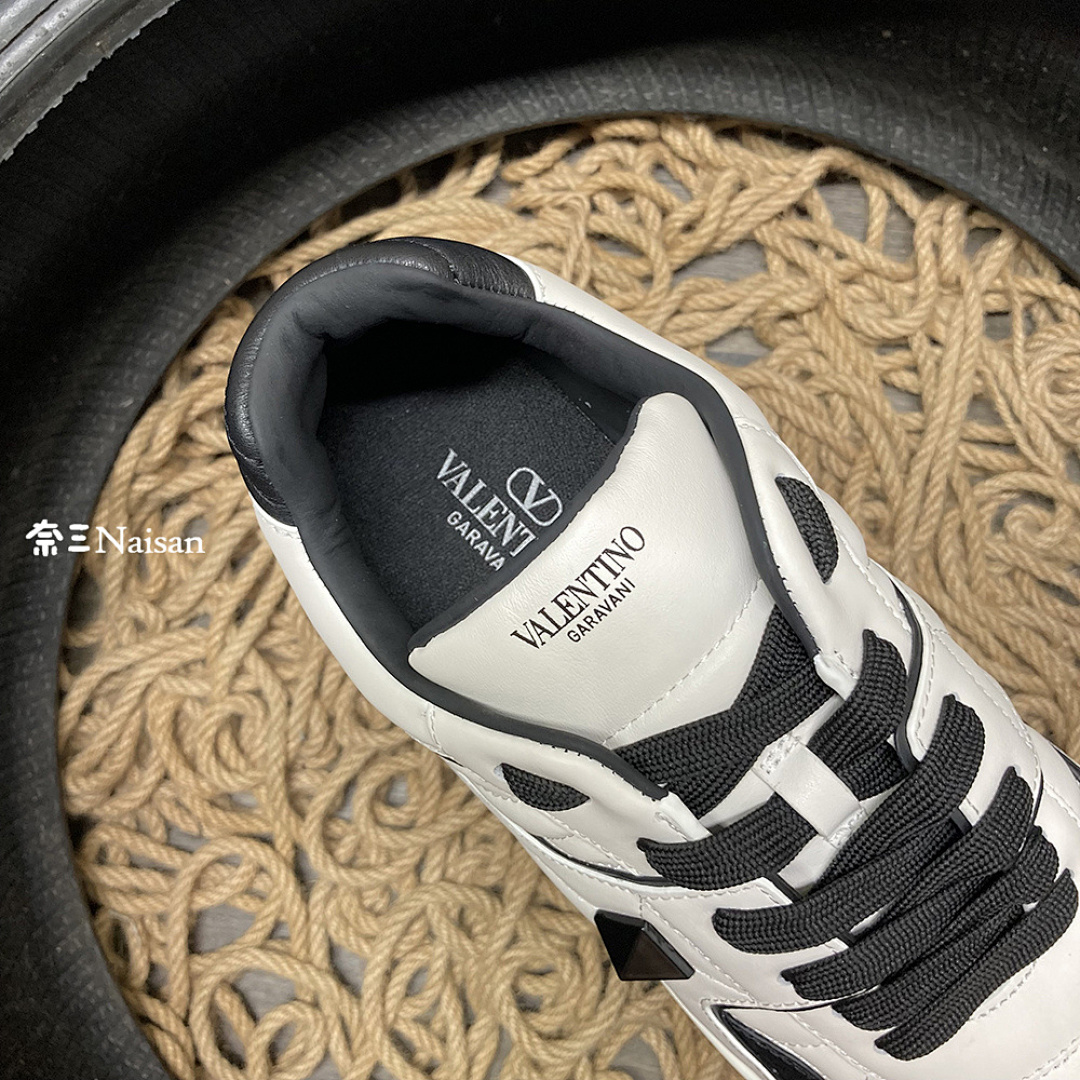 On Running ONE STUD LOW-TOP - Image 13