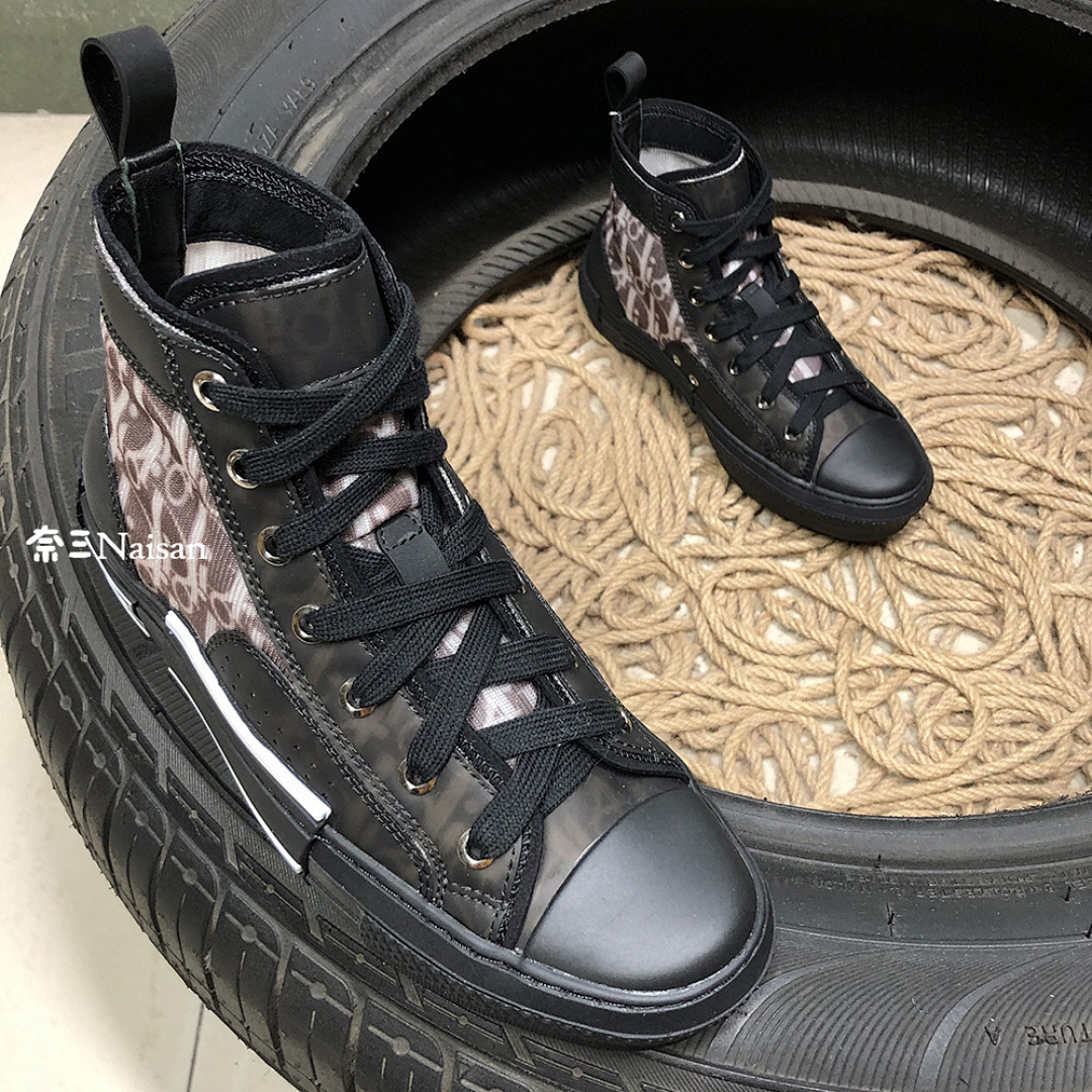 ▶ High Top Sneakers, photo 1