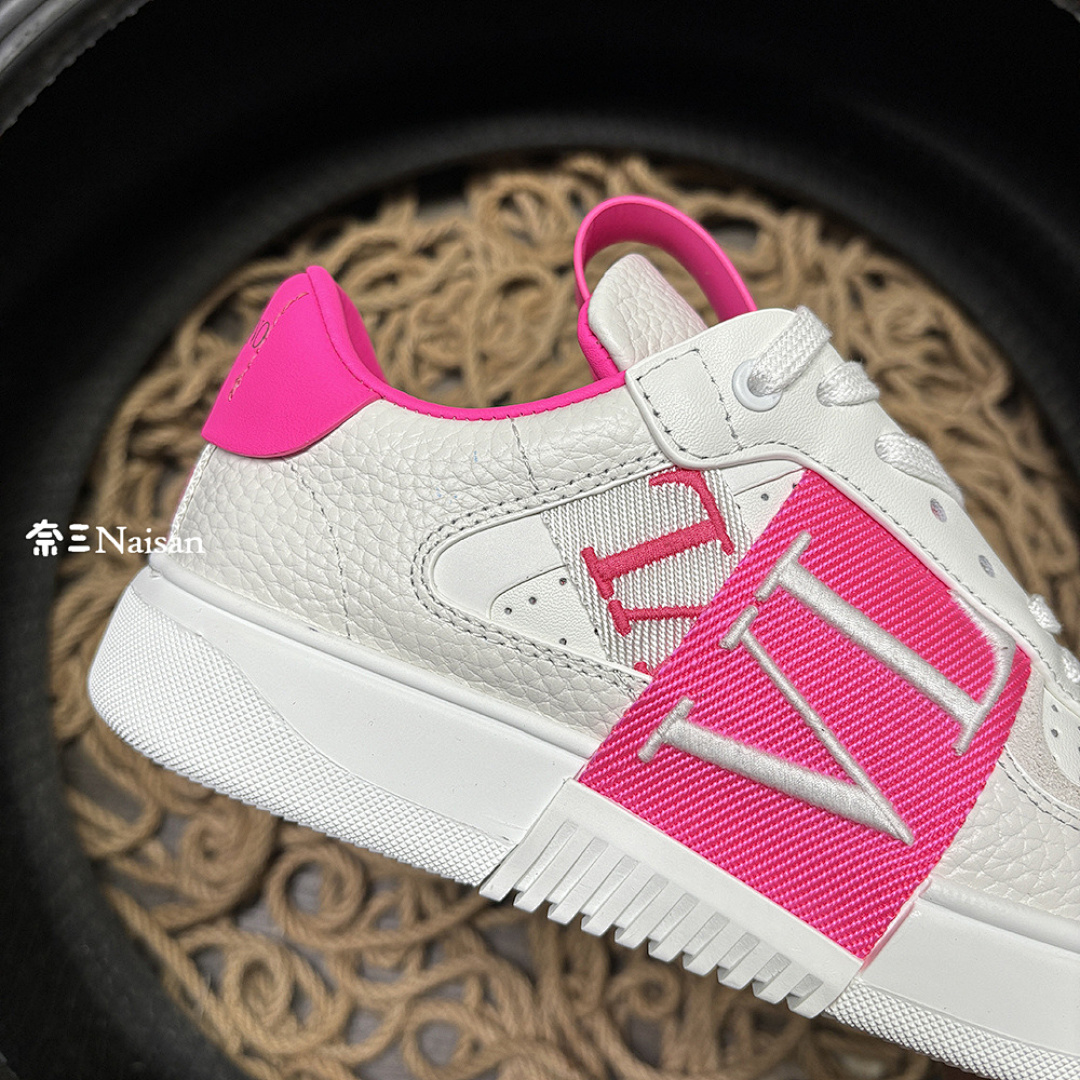 ▶ VL7N SNEAKER - Image 11