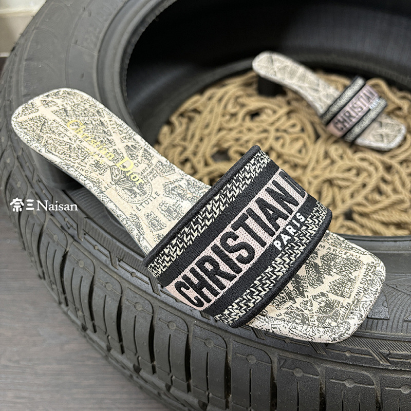 ▶ Dway Heeled Slide, photo 1