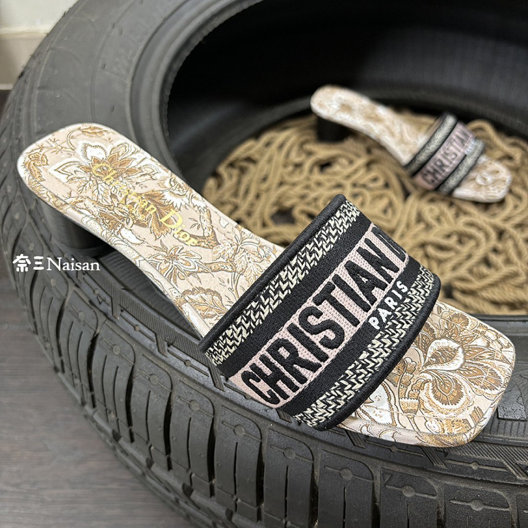 ▶ Dway Heeled Slide, photo 1