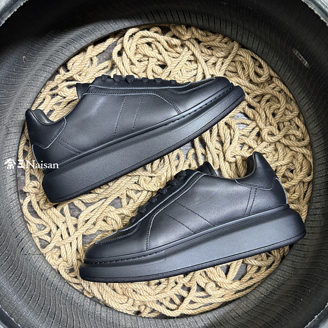 ▶ Alexander McQueen Retro Sneaker - Image 11