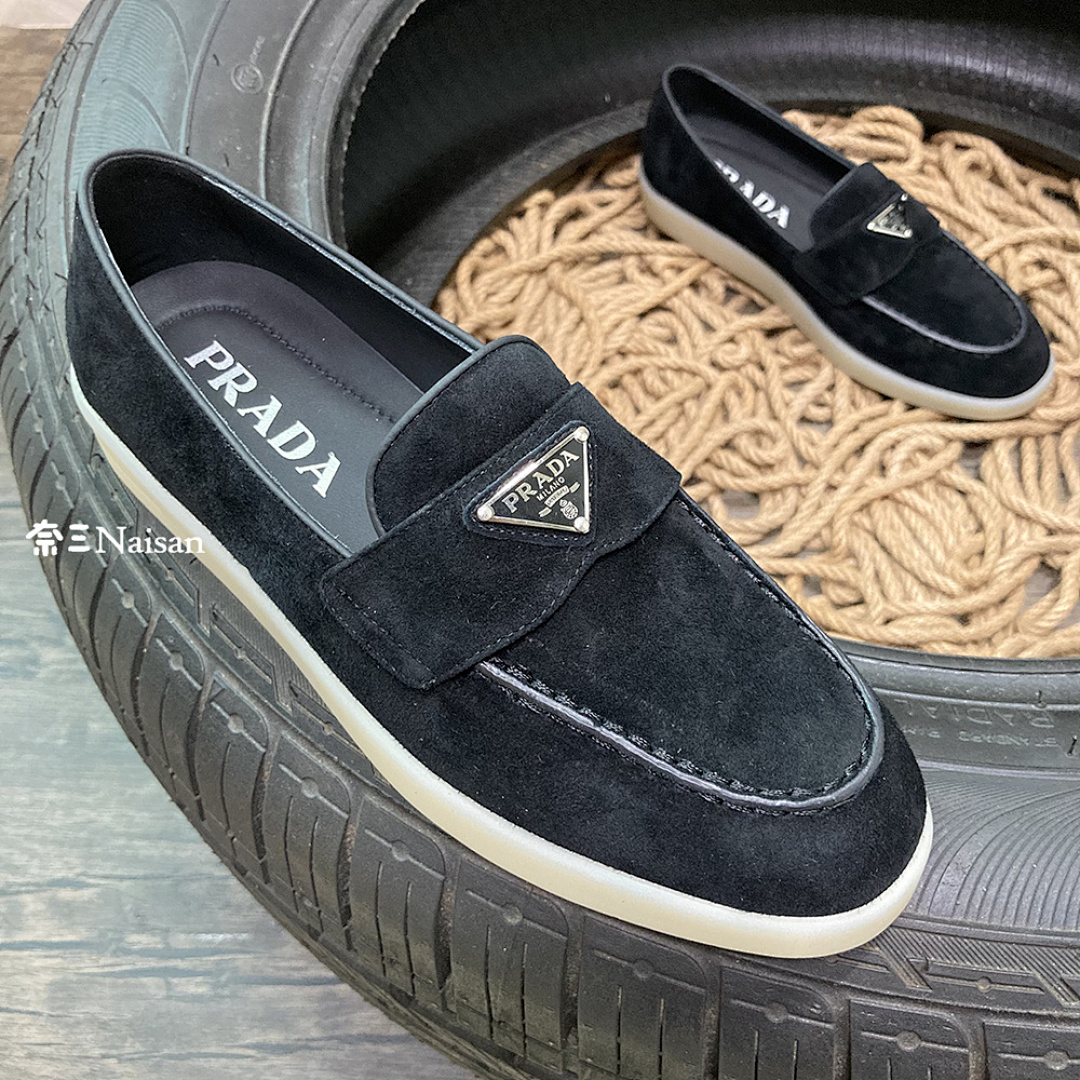 ▶ Prada Slippers, photo 1