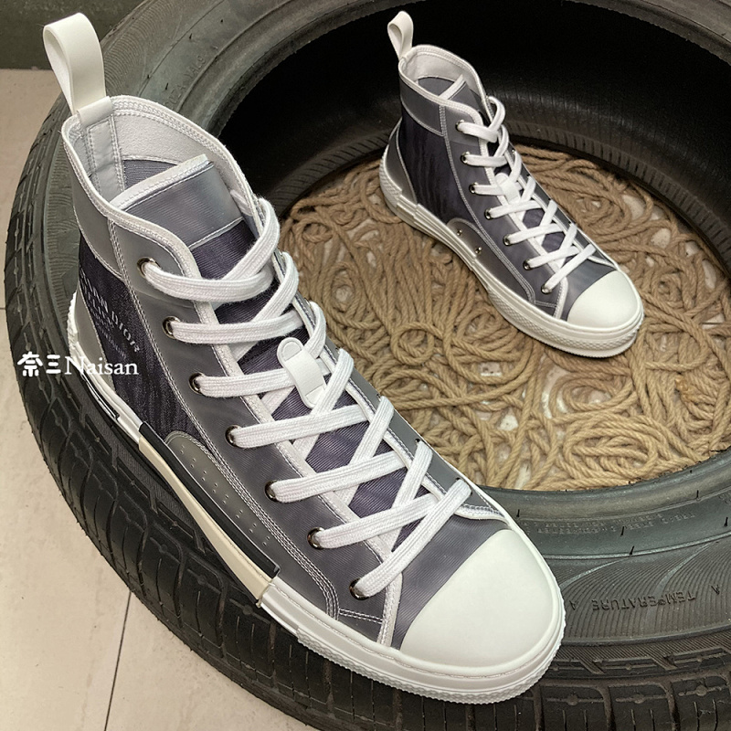 ▶ High Top Sneakers, photo 1