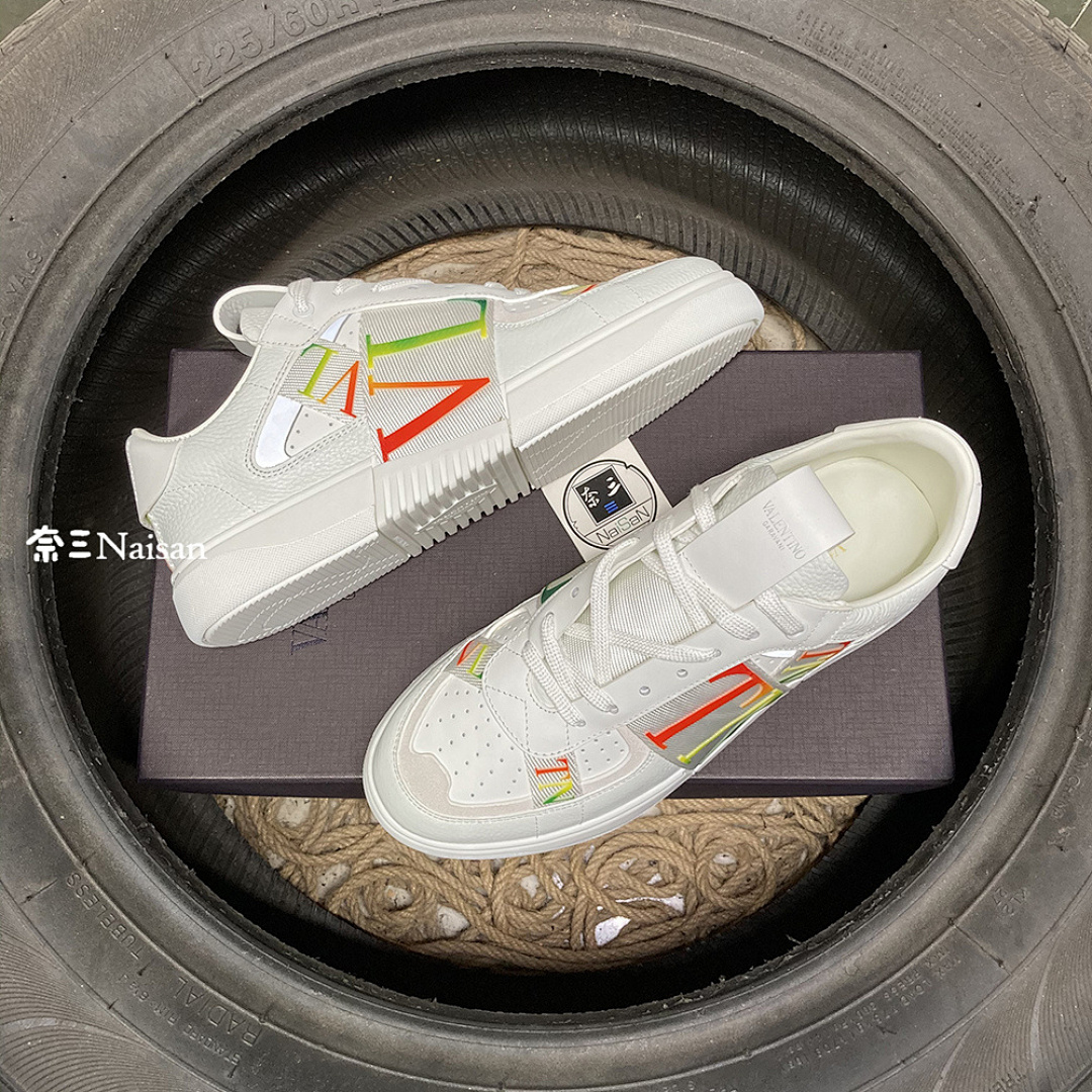 ▶ VL7N SNEAKER - Image 2