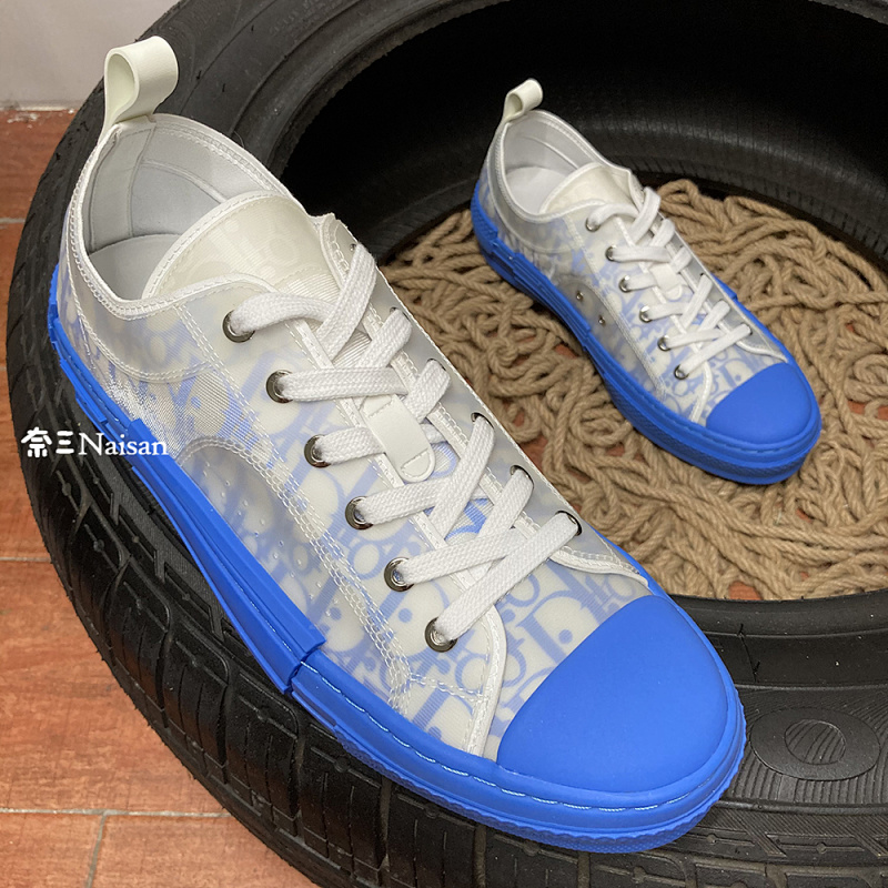 ▶ Low Top Sneakers, photo 1