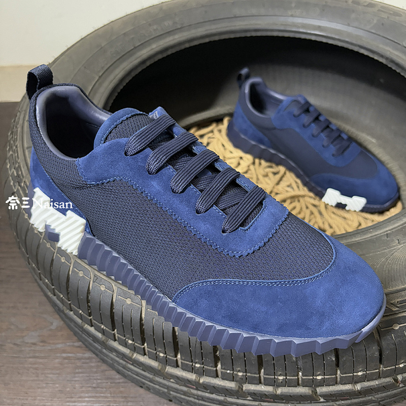 ▶ Bouncing Sneaker, photo 1