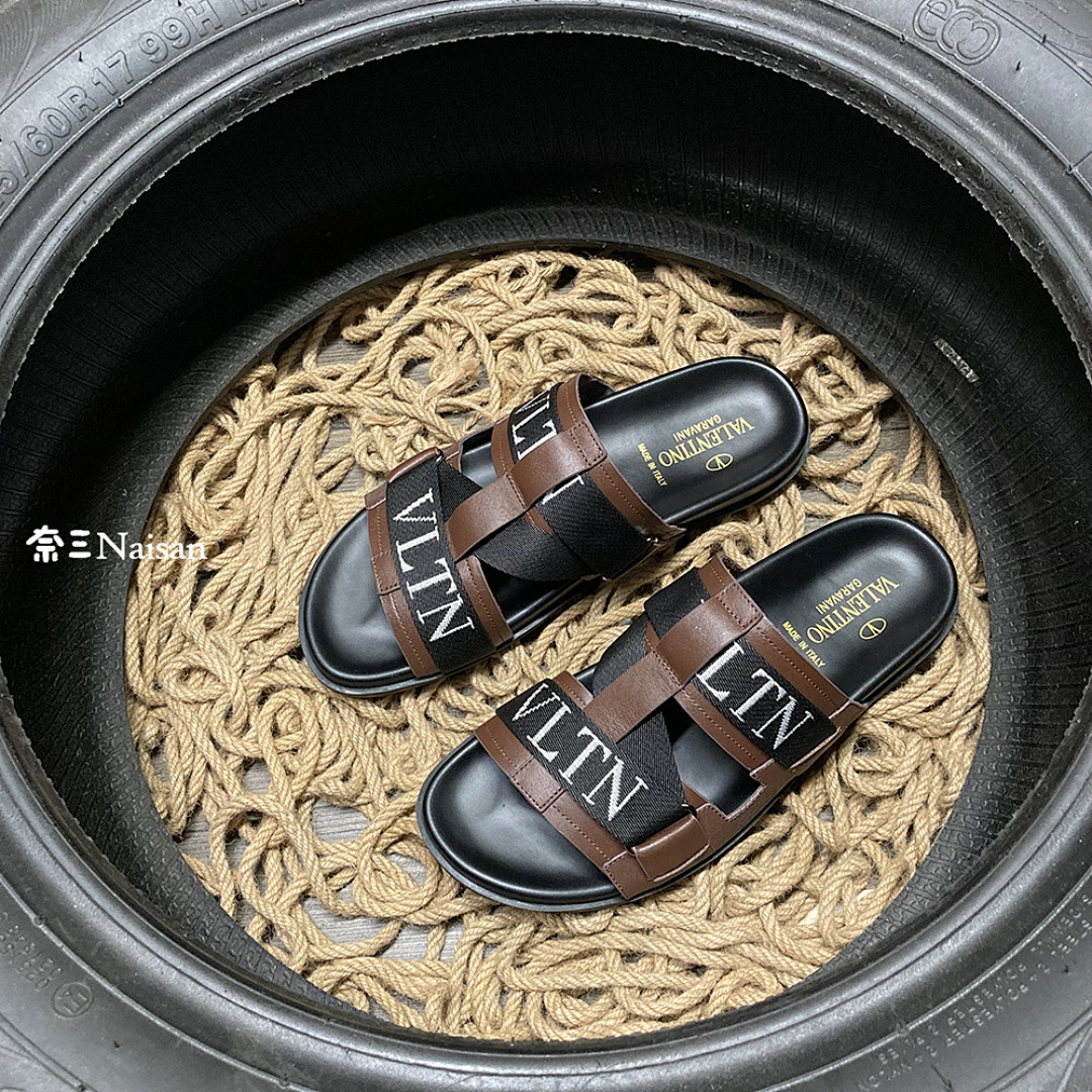 ▶ Valentino Sandals - Image 7