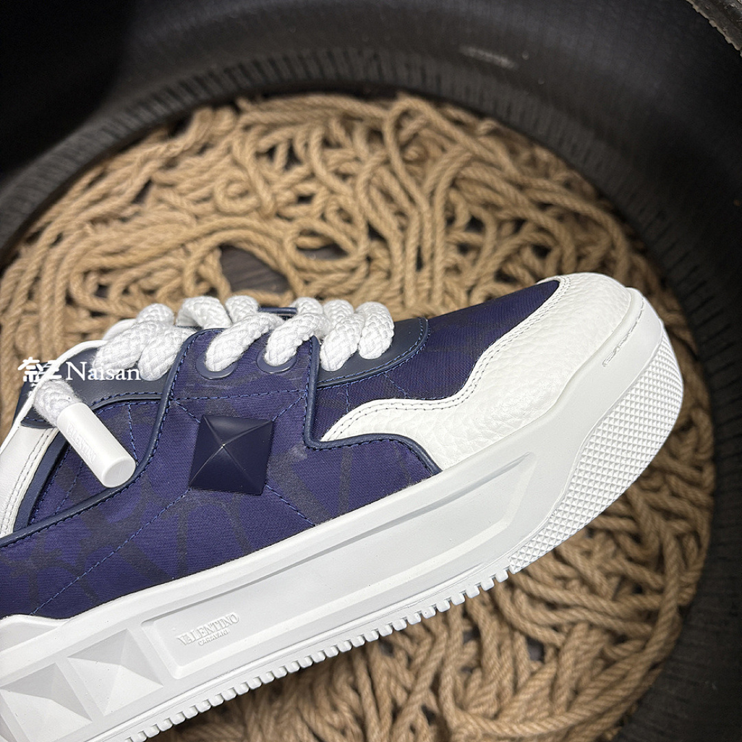 On Running ONE STUD XL NAPPA LEATHER LOW-TOP - Image 14