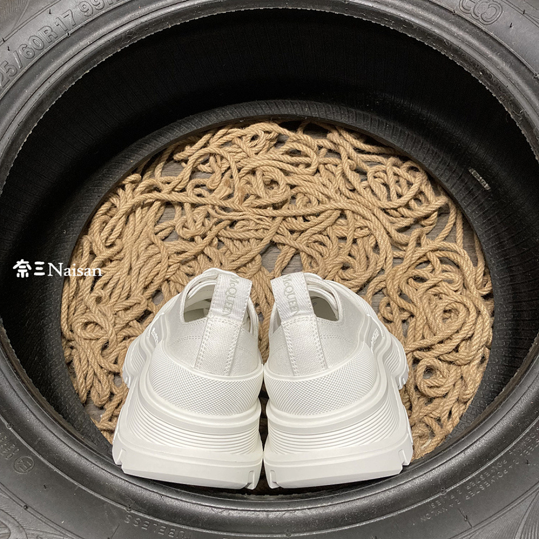 ▶ Alexander McQueen TREAD SLICK LACE UP Sneaker - Image 9