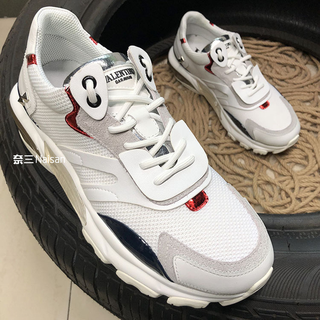 ▶ VT Low Top Sneakers