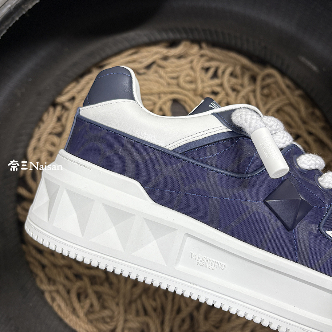 On Running ONE STUD XL NAPPA LEATHER LOW-TOP - Image 13