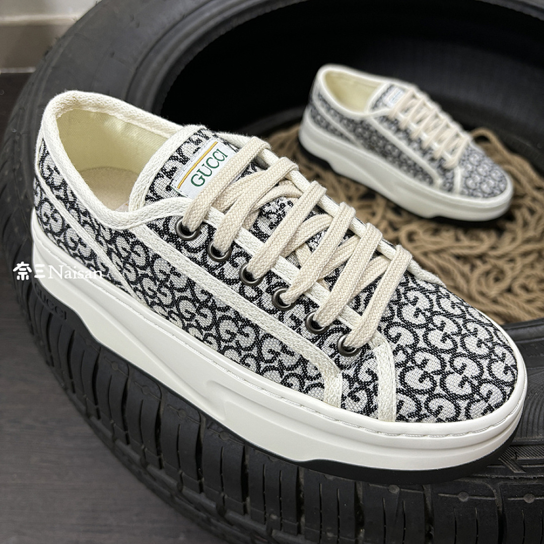 ▶ Tennis 1977 Trainer, photo 1