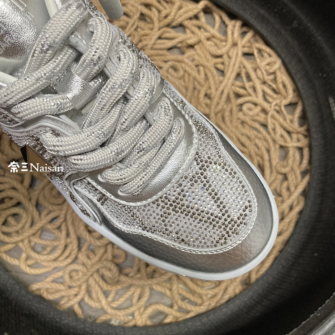 On Running ONE STUD XL NAPPA LEATHER LOW-TOP - Image 14