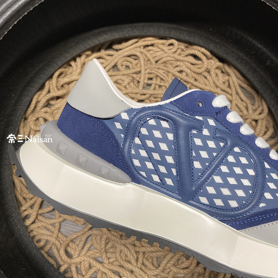 ▶ Valentino Sneakers - Image 11
