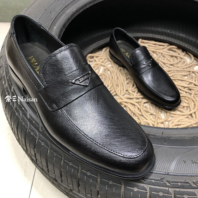 ▶ 19201 Prada Loafers, photo 1