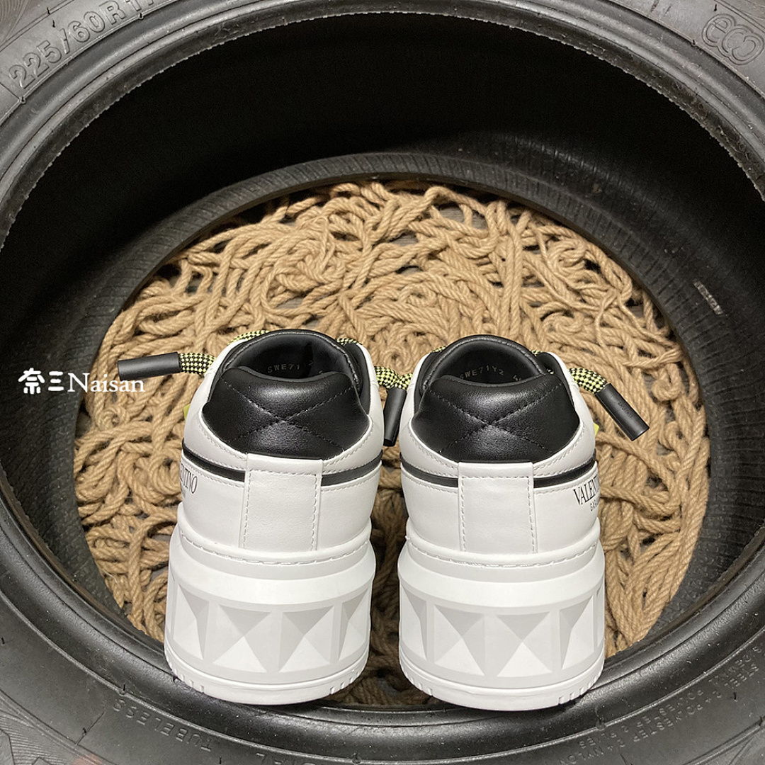 On Running ONE STUD XL NAPPA LEATHER LOW-TOP - Image 9