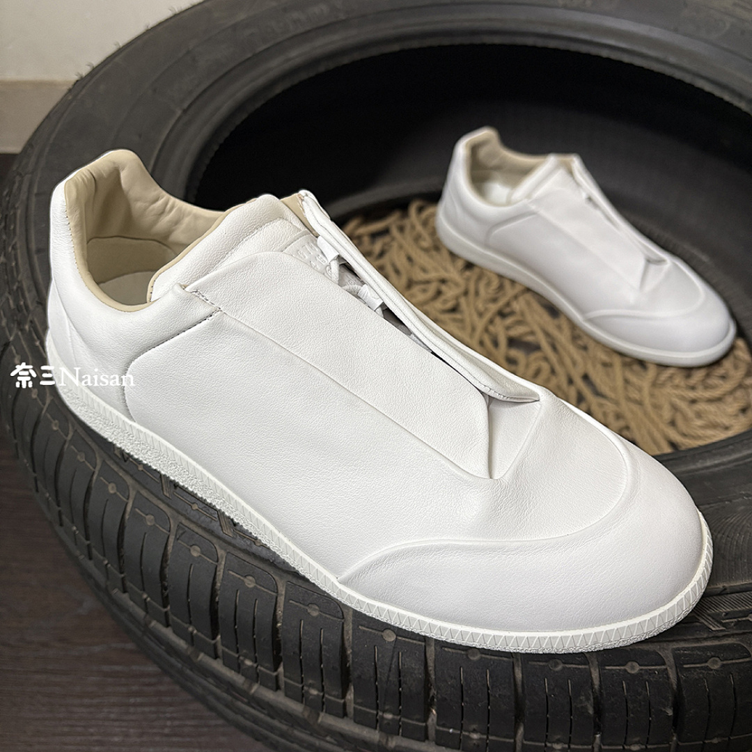 ▶ Future Sneaker, photo 1