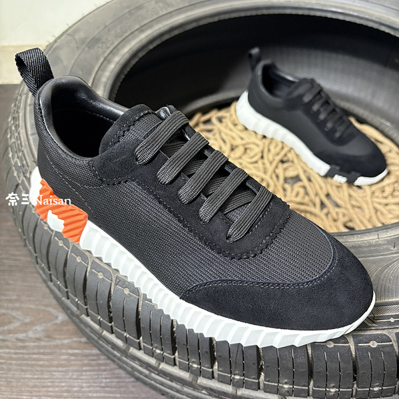 ▶ Bouncing Sneaker, photo 1