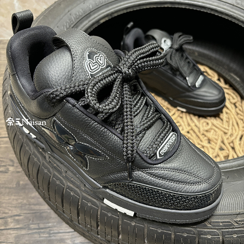 ▶ LV Skate Trainers, photo 1