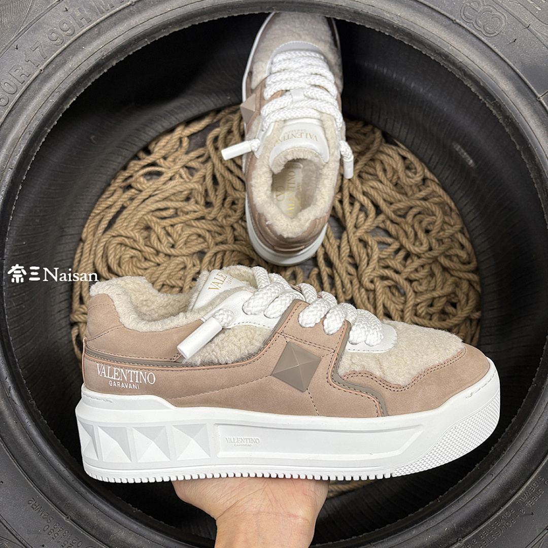 On Running One Stud Xl Low-Top Sneaker - Image 8