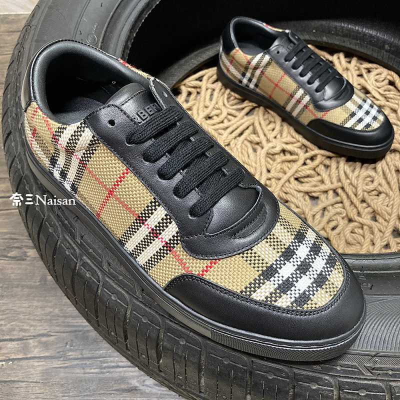 ▶ Burberry Sneakers, photo 1