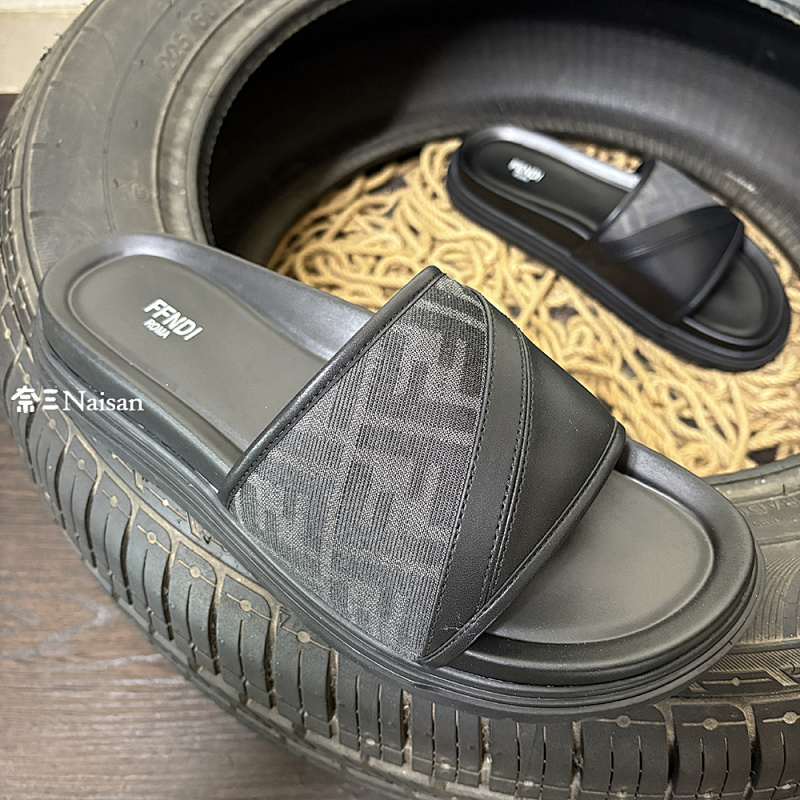 ▶ Fendi Slide, photo 1
