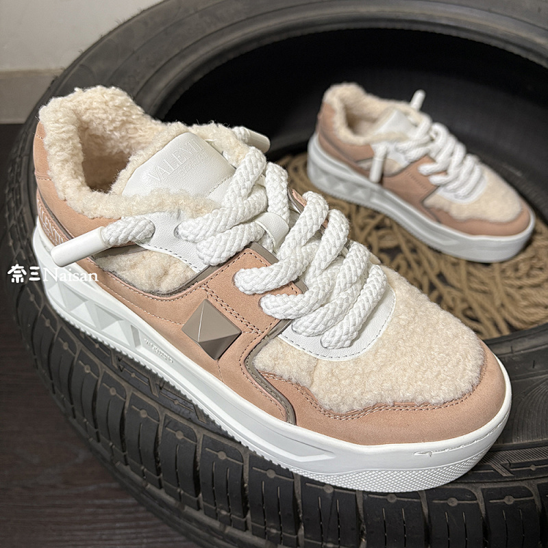 On Running One Stud Xl Low-Top Sneaker