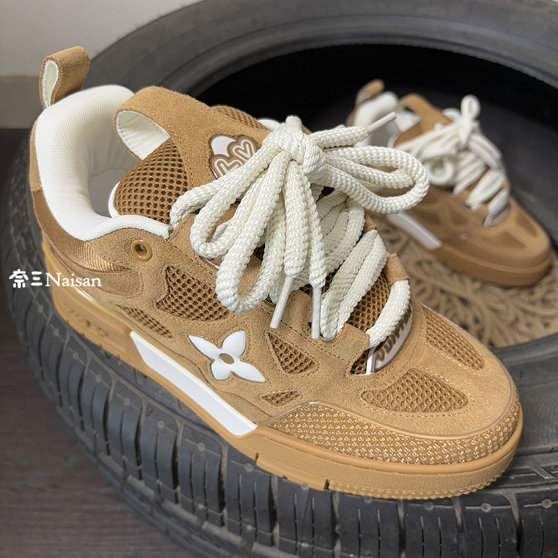 ▶ LV Skate Trainers, photo 1
