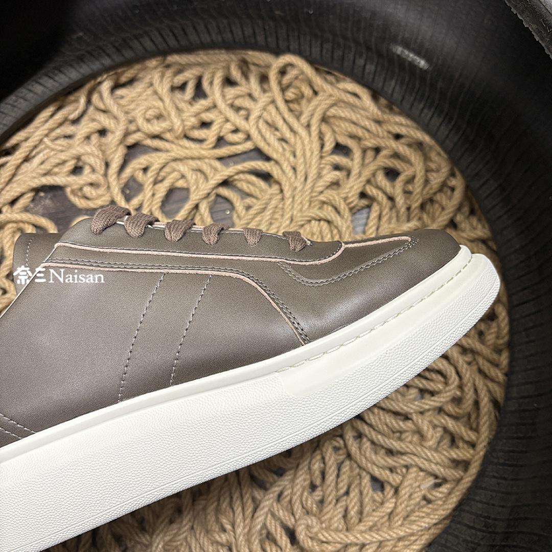 ▶ Alexander McQueen Retro Sneaker - Image 14