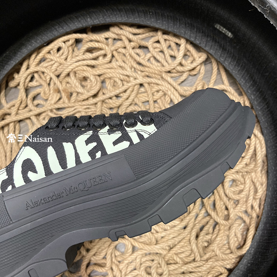 ▶ Alexander McQueen TREAD SLICK LACE UP Sneaker - Image 12