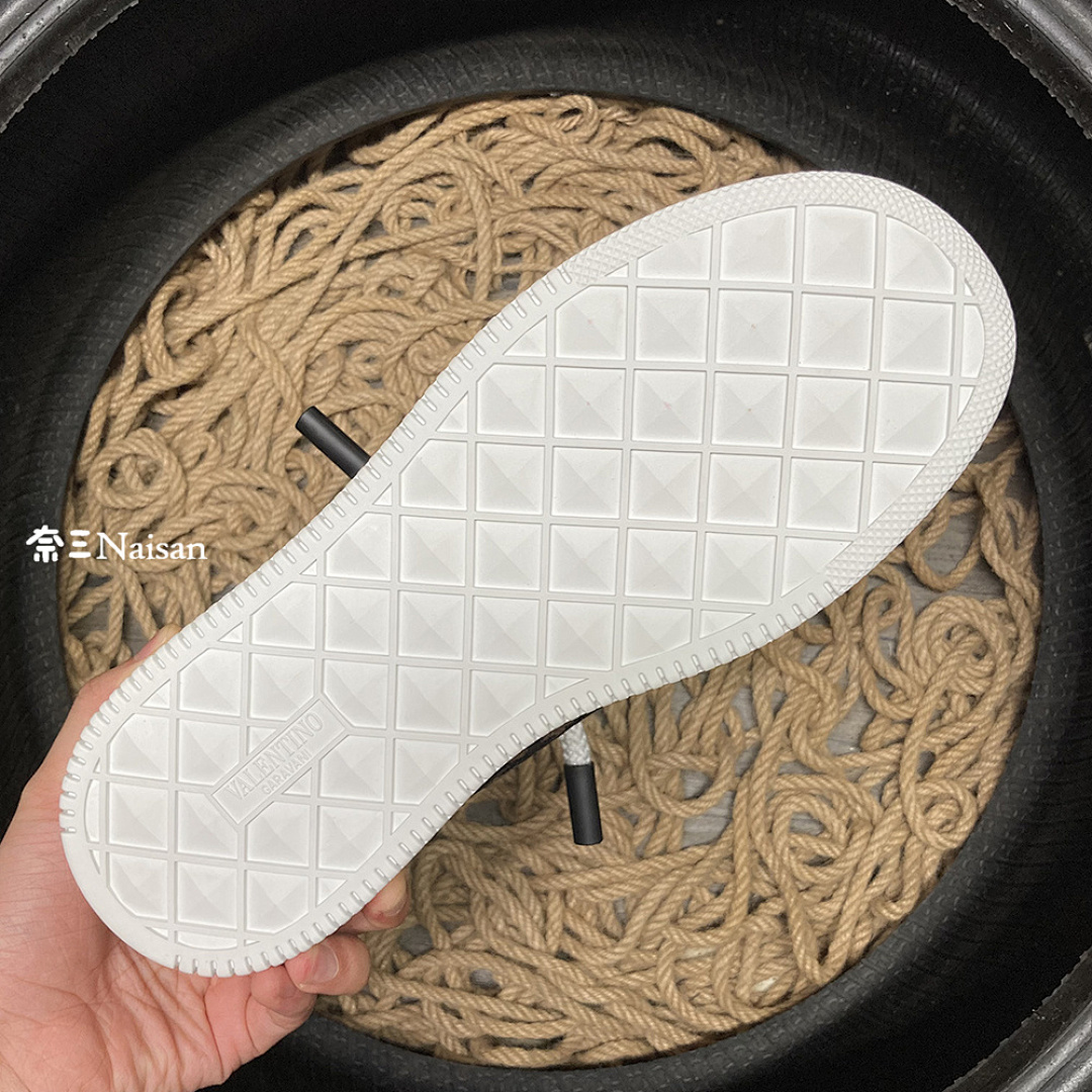 On Running ONE STUD XL NAPPA LEATHER LOW-TOP - Image 15