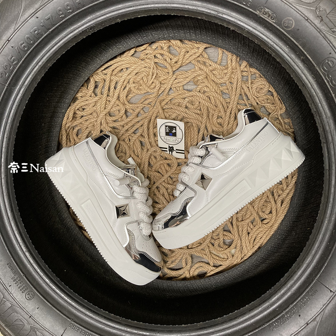On Running ONE STUD XL NAPPA LEATHER LOW-TOP - Image 3