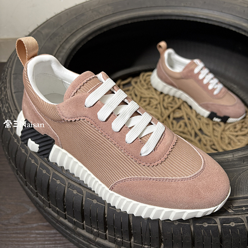 ▶ Bouncing Sneaker, photo 1