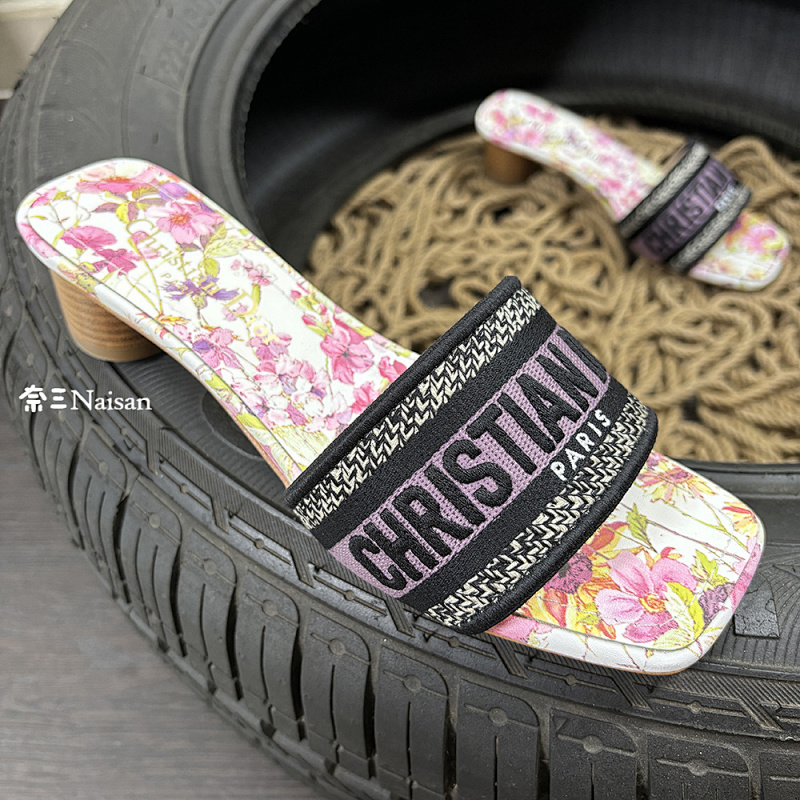 ▶ Dway Heeled Slide, photo 1