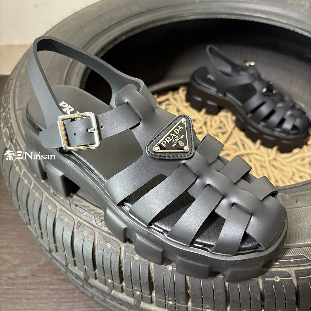 ▶ Rubber Monolith Sandals, photo 1