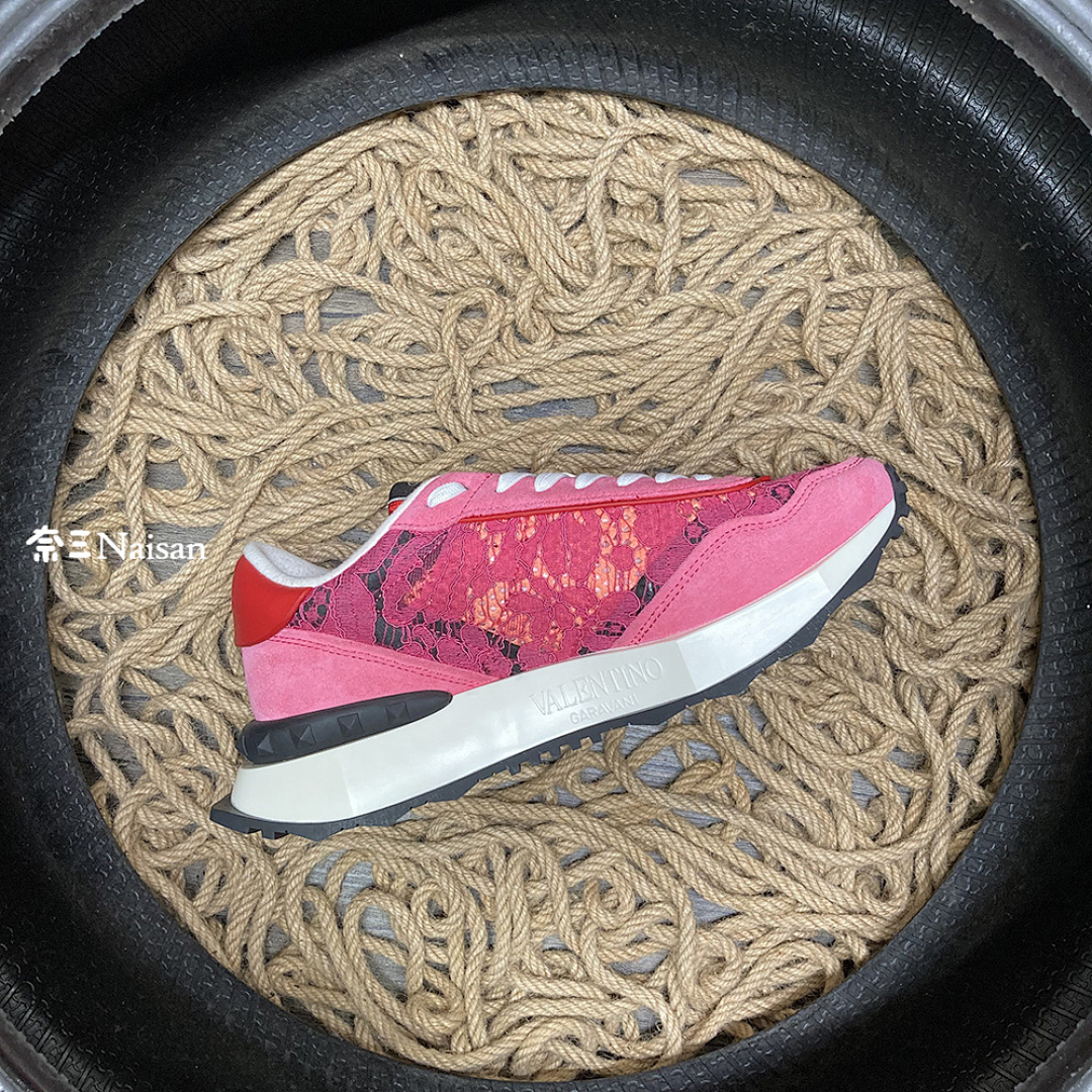 ▶ LACE AND MESH - Image 10