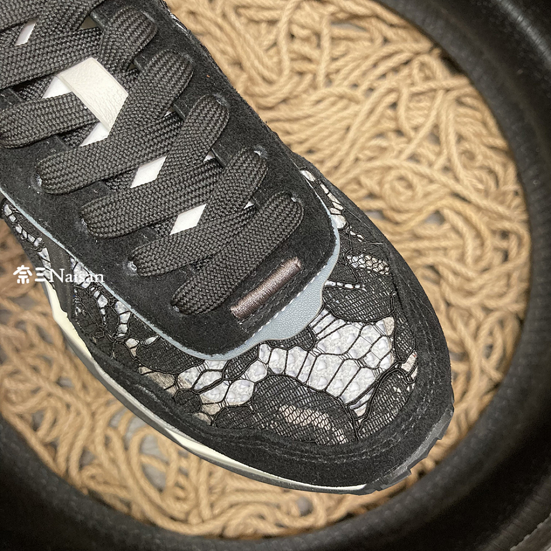 ▶ LACE AND MESH - Image 14