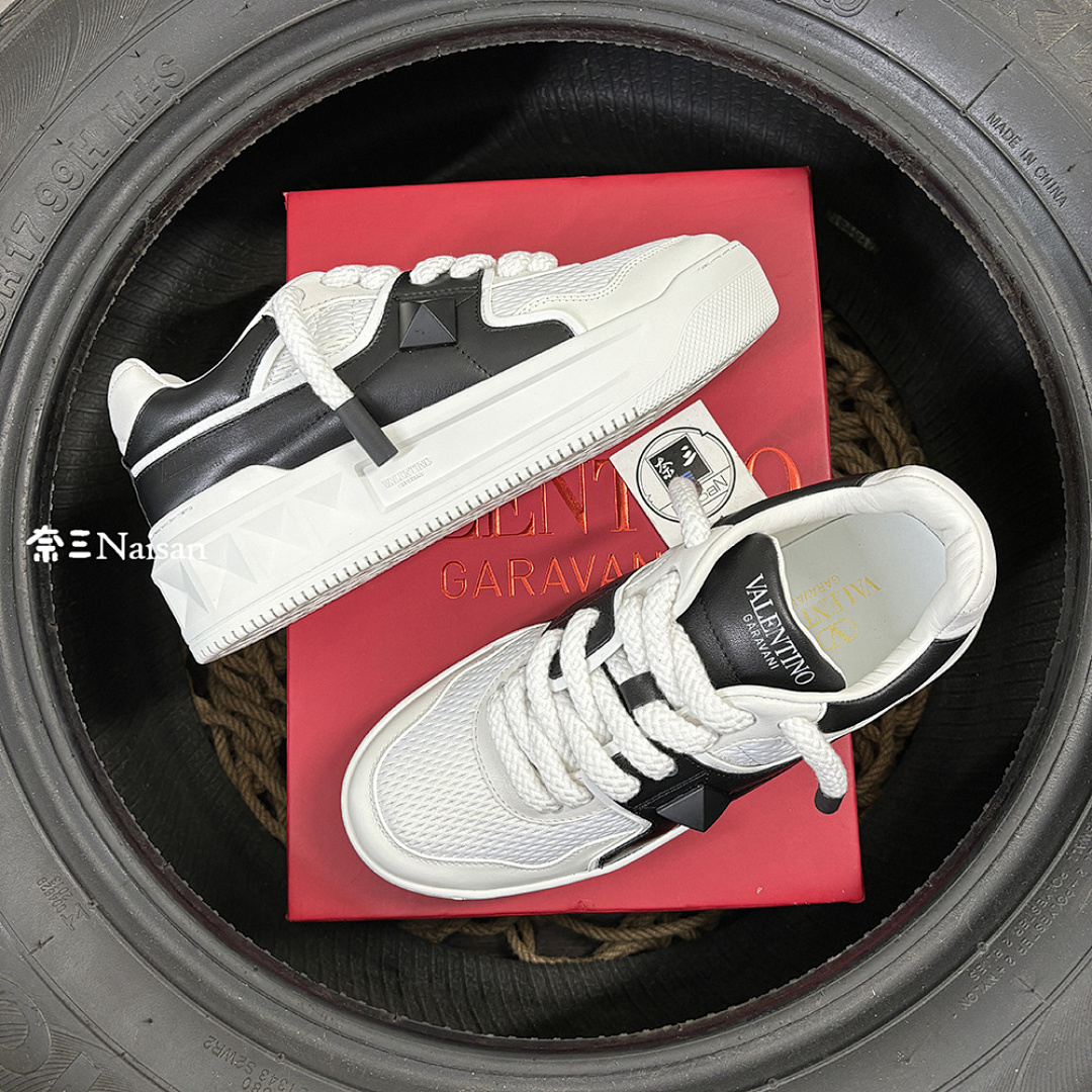 On Running ONE STUD XL NAPPA LEATHER LOW-TOP - Image 2