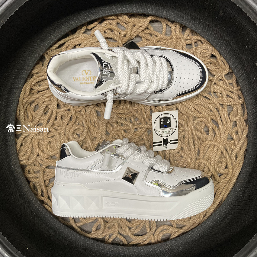On Running ONE STUD XL NAPPA LEATHER LOW-TOP - Image 4