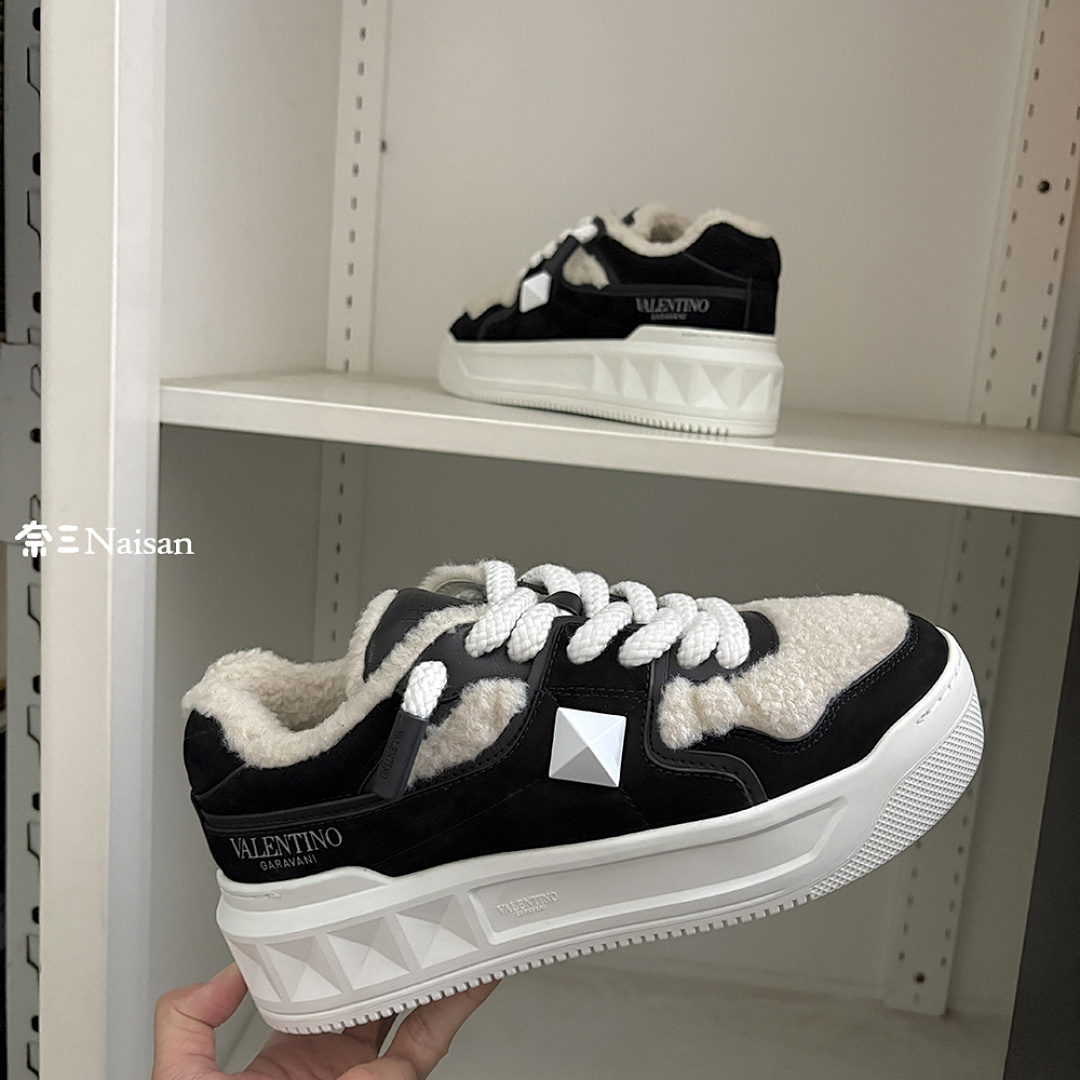 On Running One Stud Xl Low-Top Sneaker - Image 17