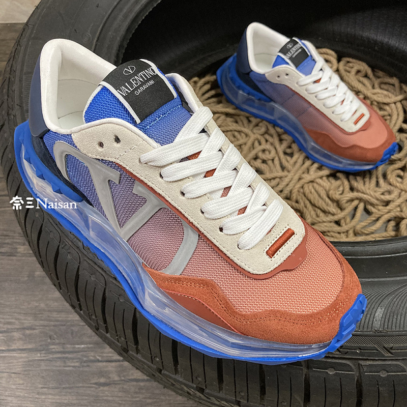 ▶ Valentino Sneakers