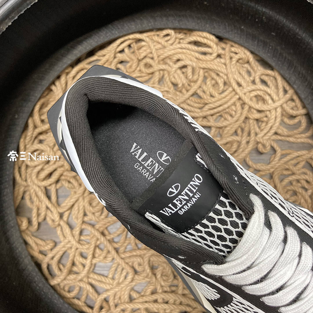 ▶ Valentino Sneakers - Image 10
