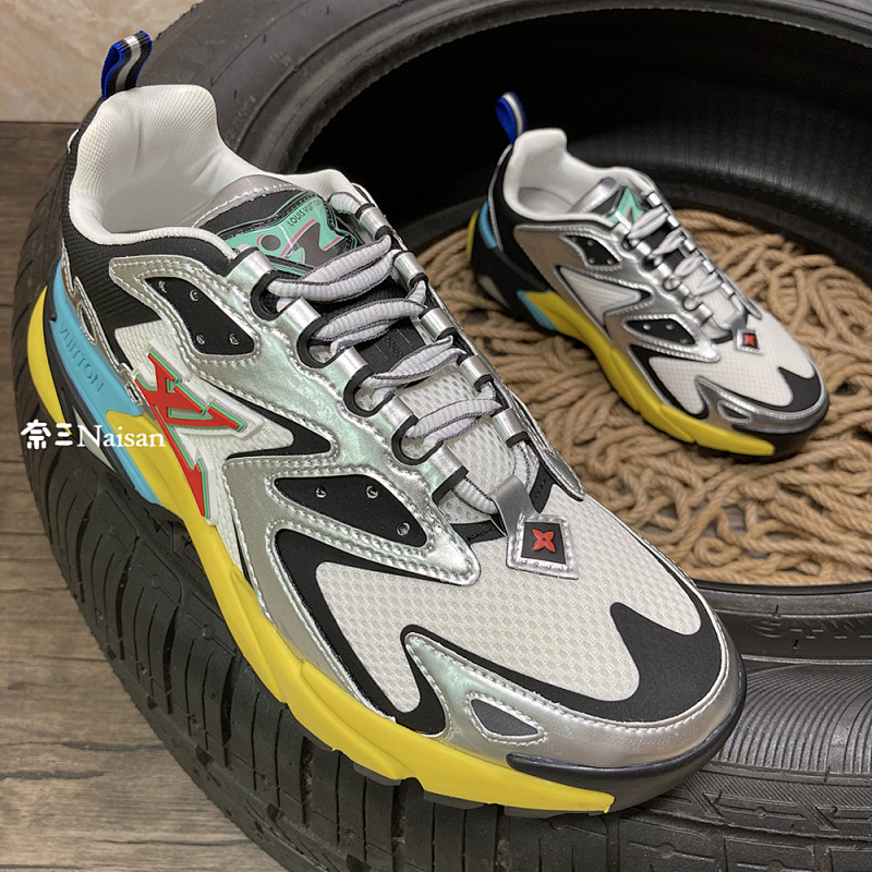 ▶ LV RUNNER, photo 1