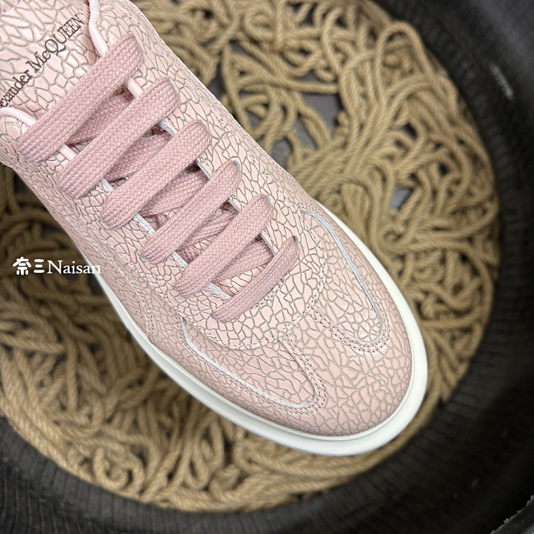 ▶ Alexander McQueen Retro Sneaker - Image 16