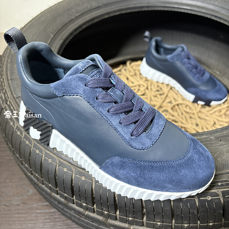 ▶ Bouncing Sneaker, photo 1