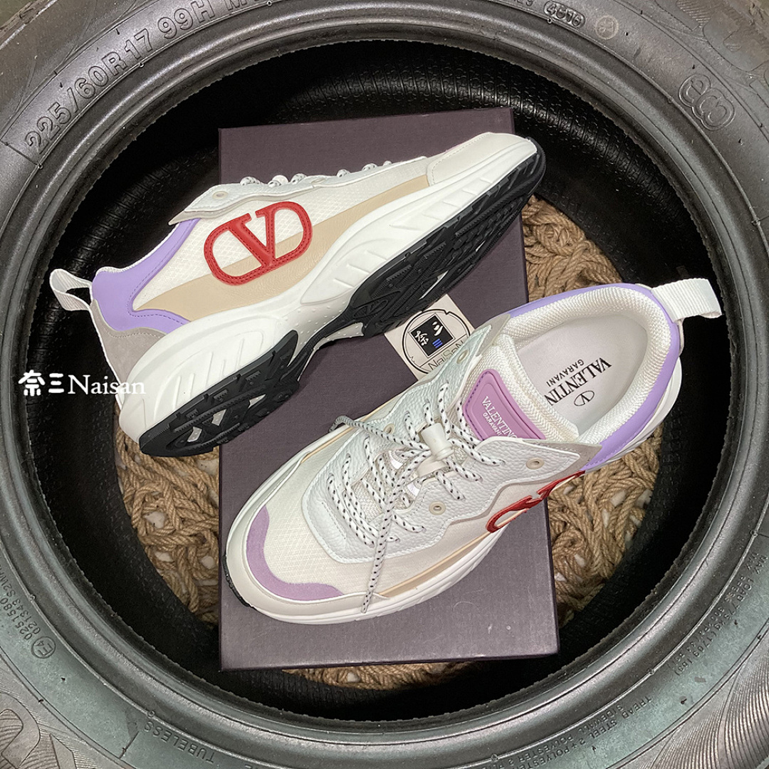 ▶ VT Sneakers - Image 2