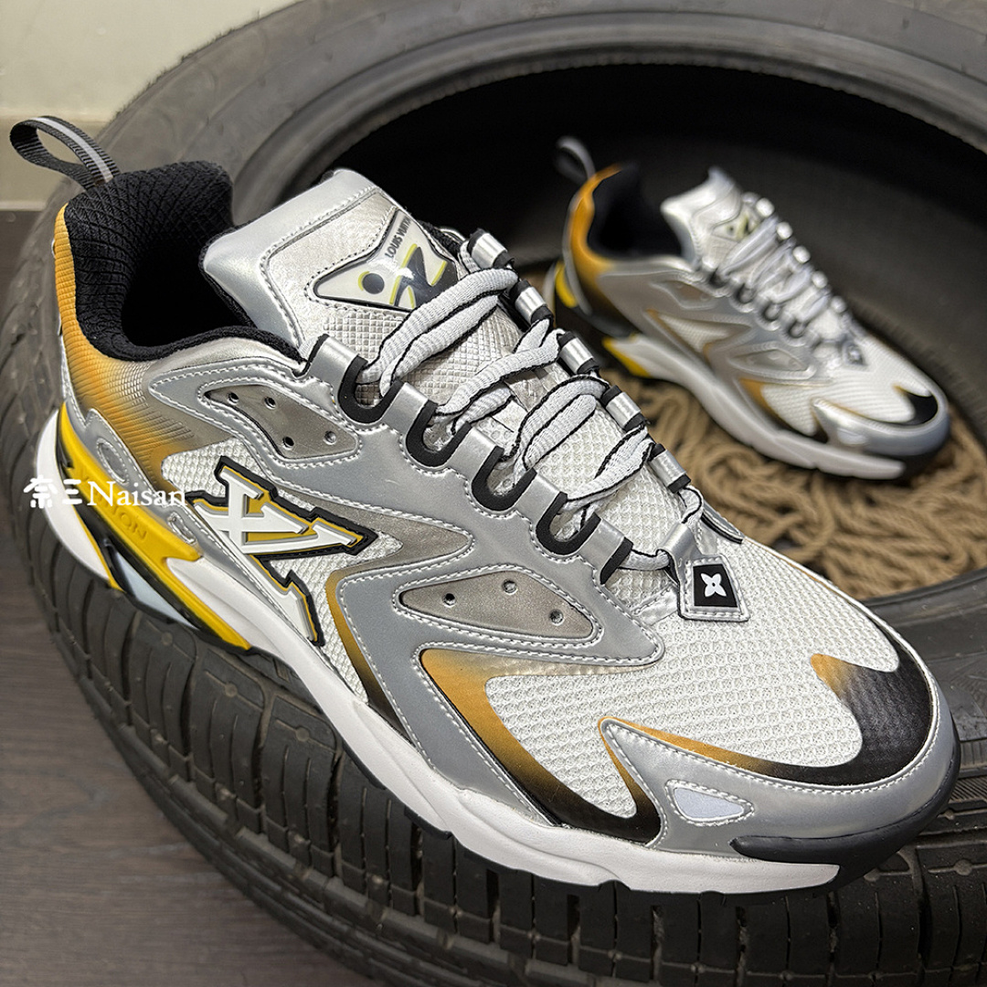▶ LV RUNNER, photo 1