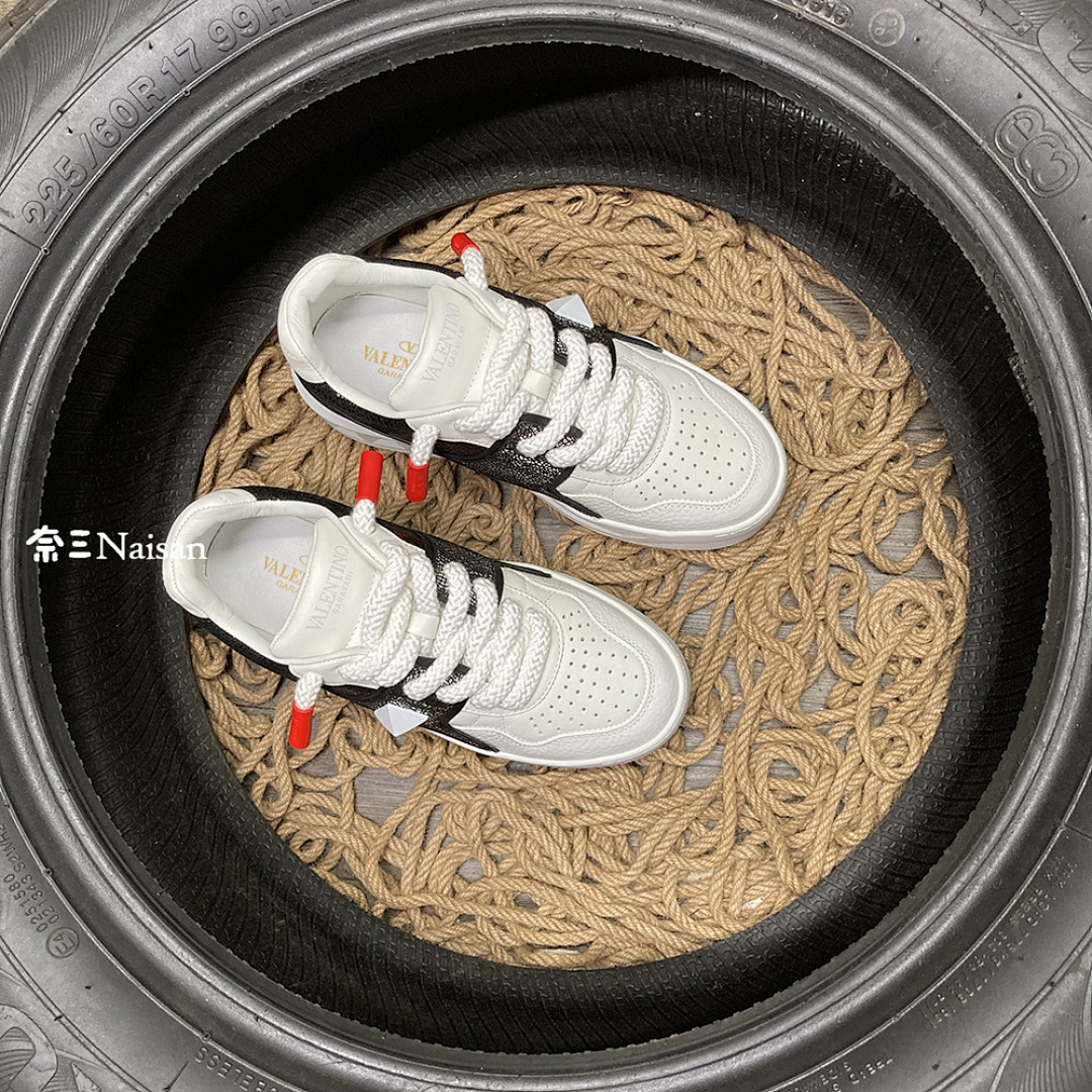 On Running ONE STUD XL NAPPA LEATHER LOW-TOP - Image 5