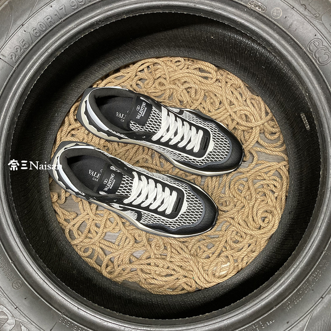▶ Valentino Sneakers - Image 4